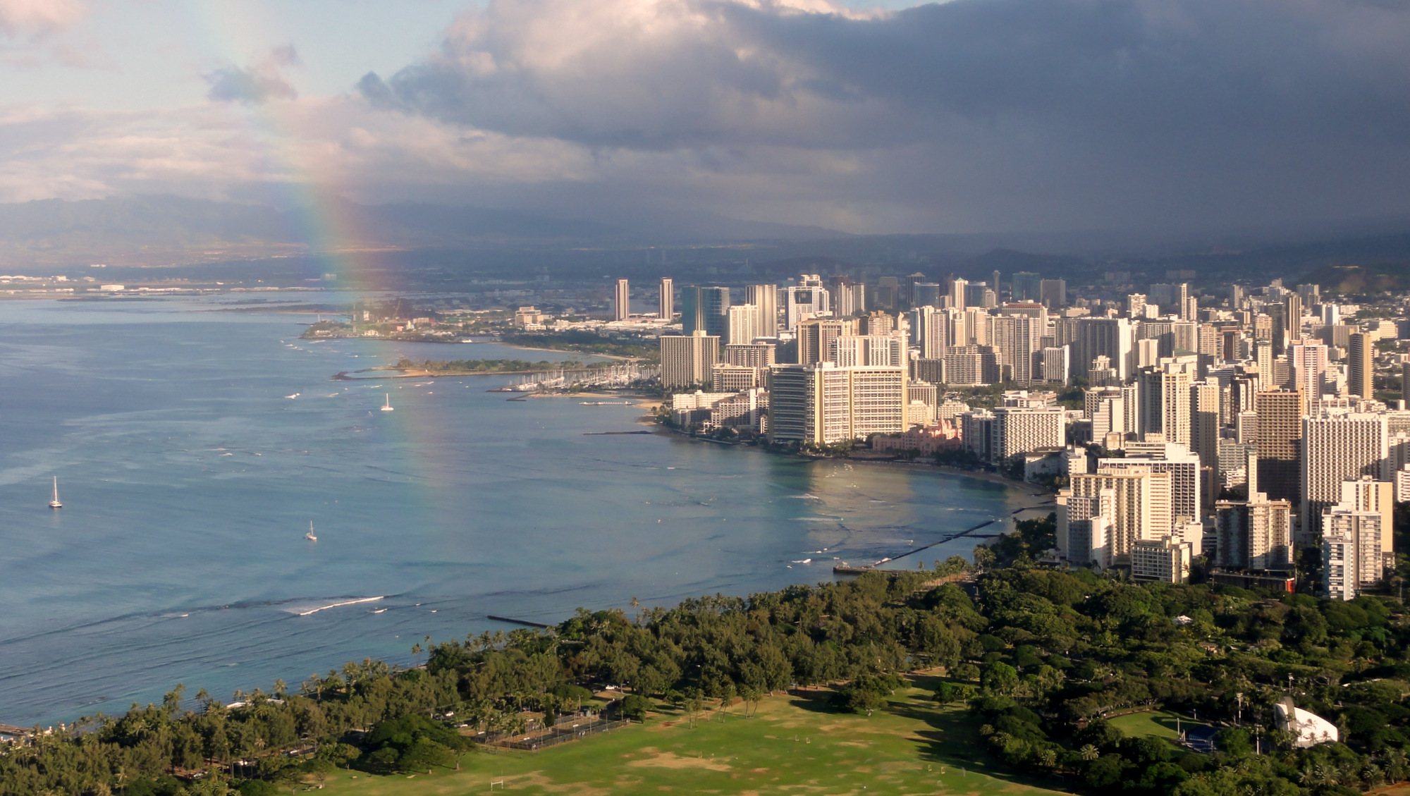 Waikīkī coastline and turquoise water viewed from Diamond Head